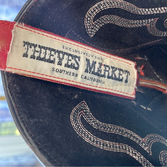 Handcrafted Leather Cowboy Boots with Overlay Details - Picture 7 of 13